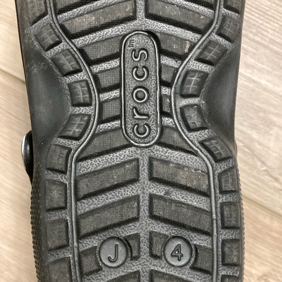 CROCS Black and Red Slippers - Picture 4 of 4